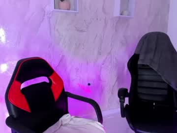 nahomybrowm_