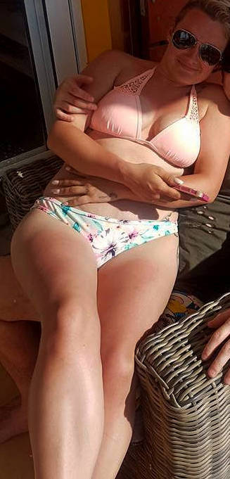 British girls showing their sexy legs — 42