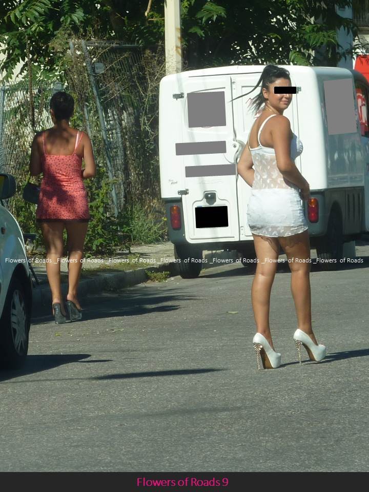 Brunette (ass)flowers of the road from Spain,Italy — 32