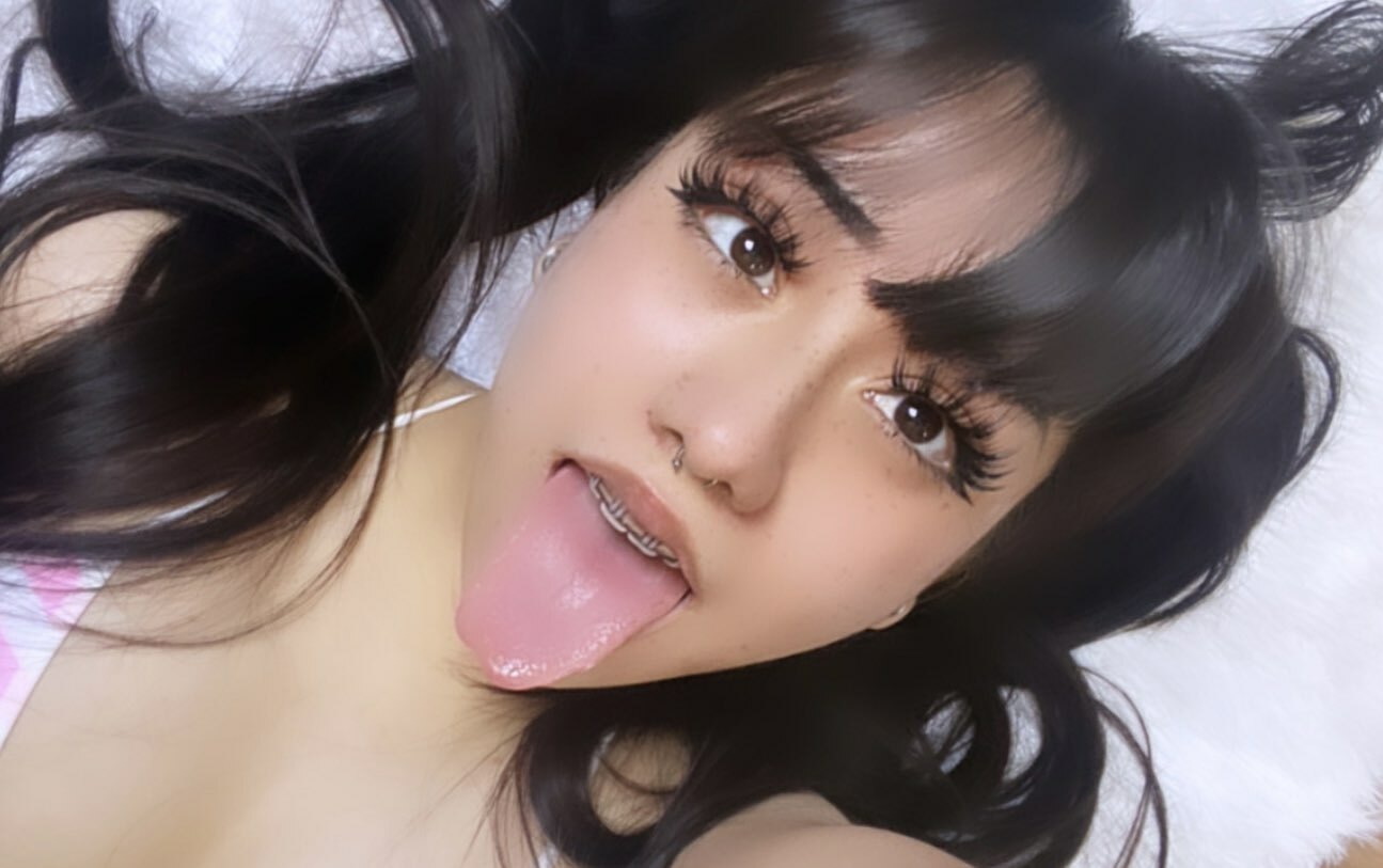 Goth Latina — 9