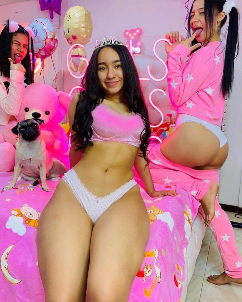latina hottie loves ffm threesomes — 7